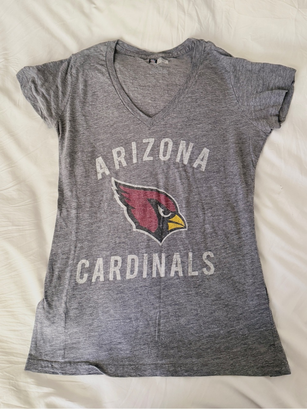 Arizona Cardinals Women's V-Neck Tee — Gray
